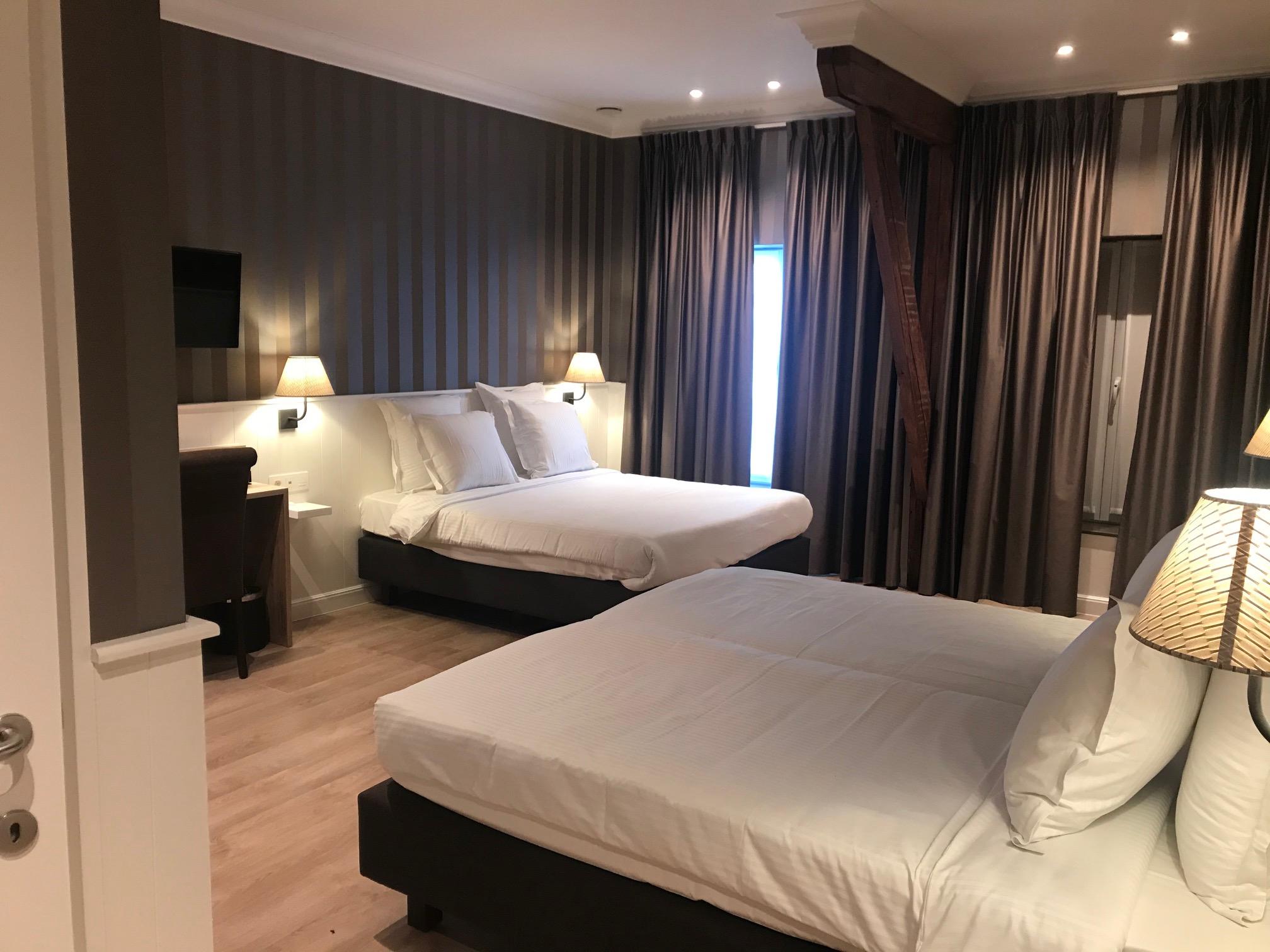 Golden Tree Hotel Brugge Ngoại thất bức ảnh
